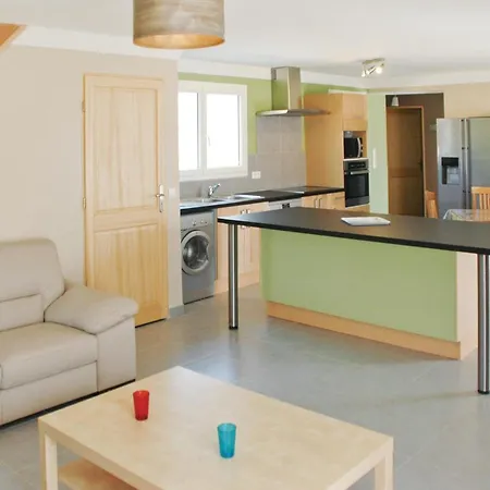 5 Bedroom Lovely In Thome
