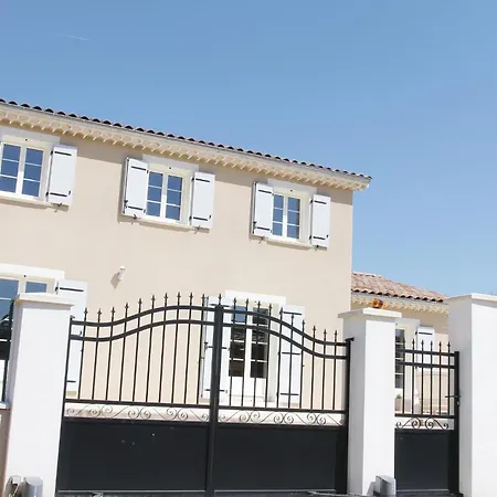 Holiday home 5 Bedroom Lovely In Thome